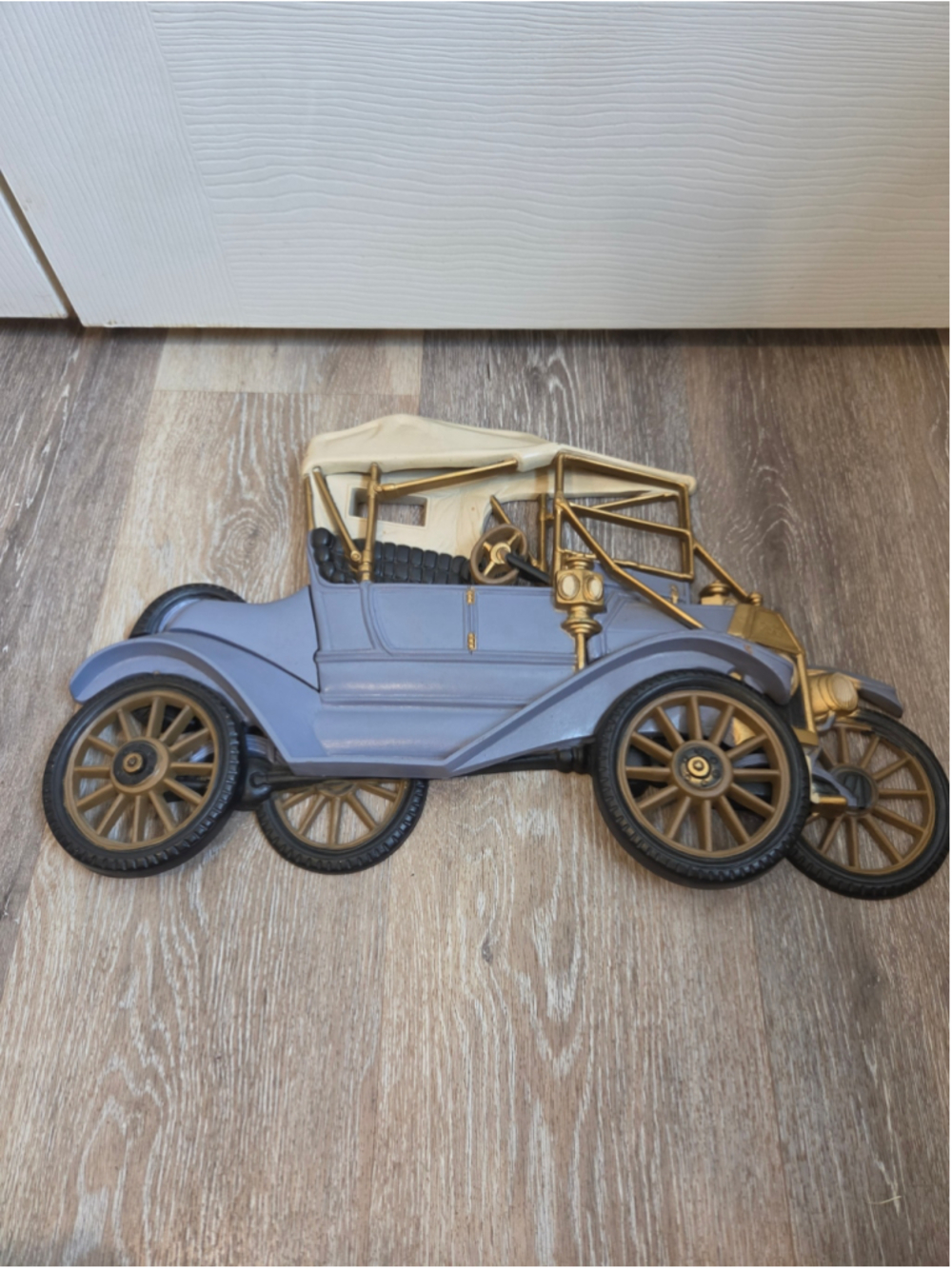 Unbranded Vintage Style Car Wall Decor Blue and Gold